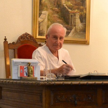Dr. Miguel López-Franco